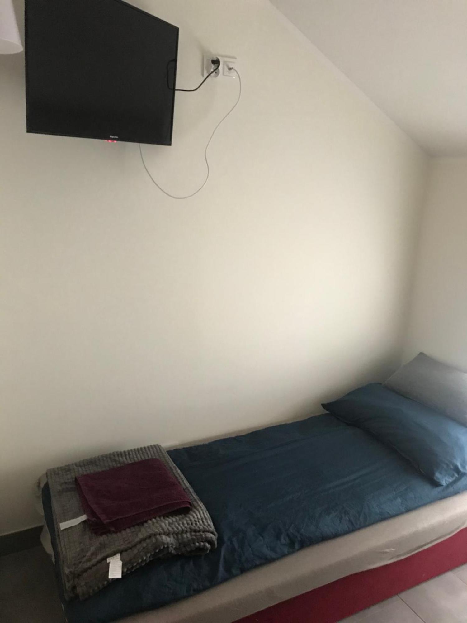 Kris Apartment *